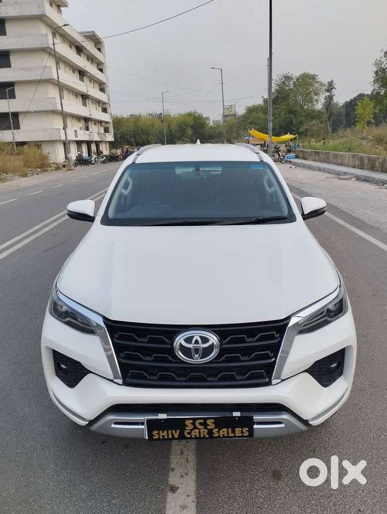 Toyota Fortuner 4x2 At 2.7 Petrol, 2025, Petrol
