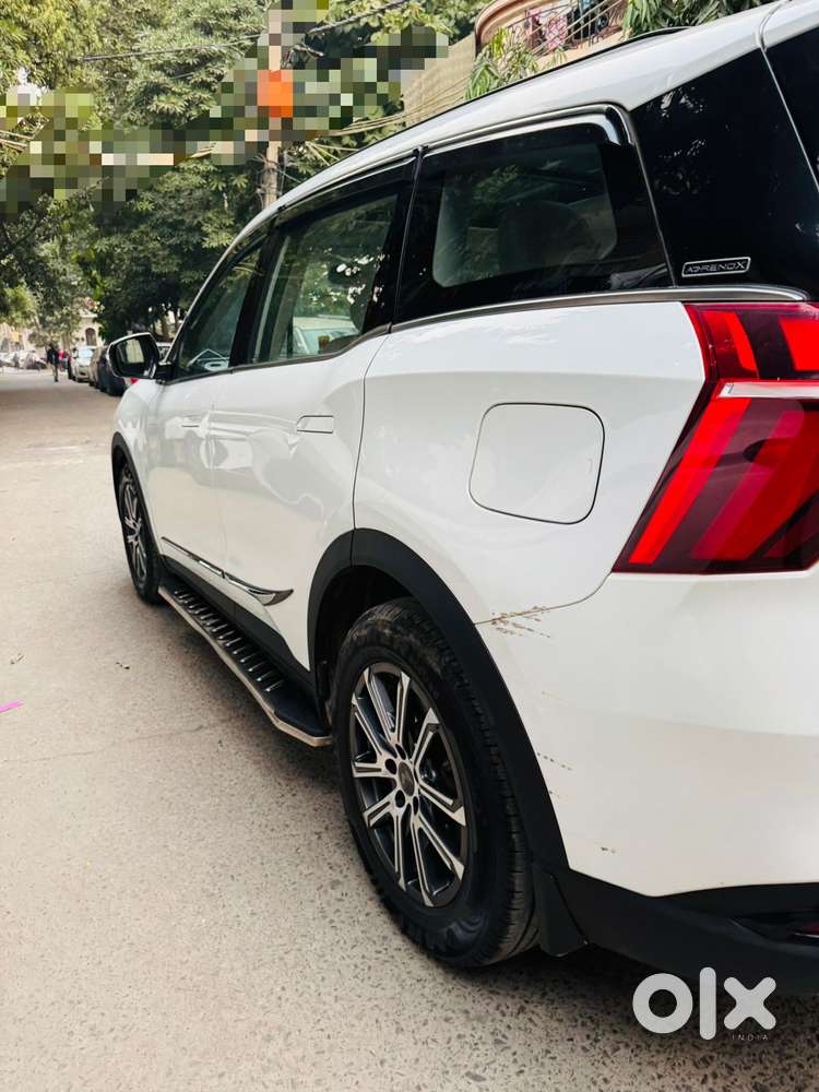 Mahindra Xuv700 2.0 Ax 7 Petrol Mt Str, 2023, Petrol