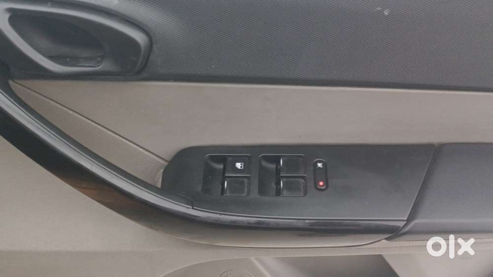 Tata Tiago 1.2 Revotron Xm, 2017, Petrol