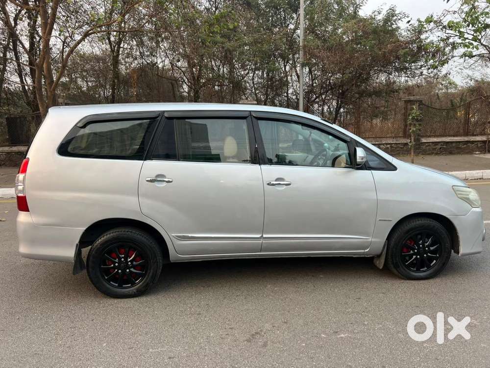 Toyota Innova 2014 Diesel Well Maintained For Sale At Kharghar