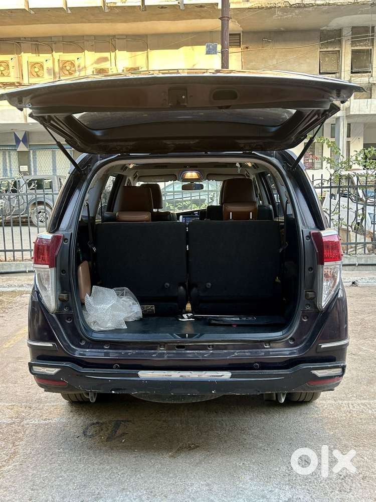 Toyota Innova Crysta 2.8z Automatic, 2018, Diesel