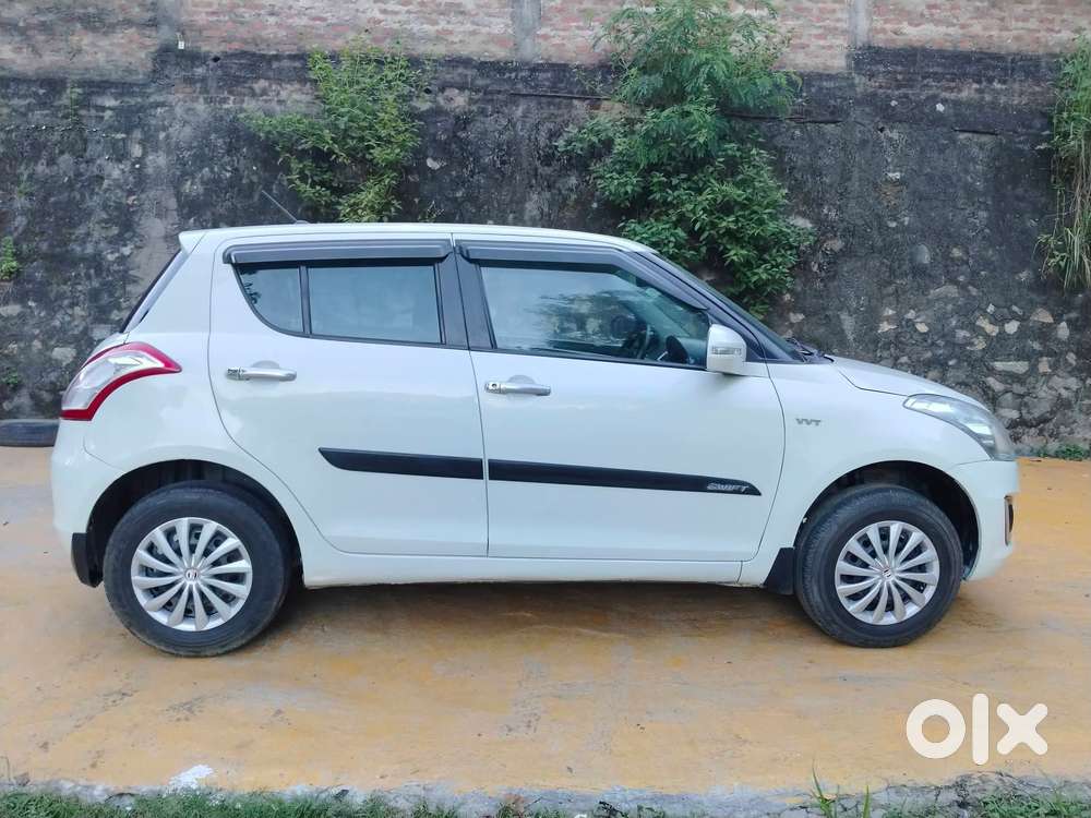 Maruti Suzuki Swift Vxi Abs Bsiv, 2017, Petrol