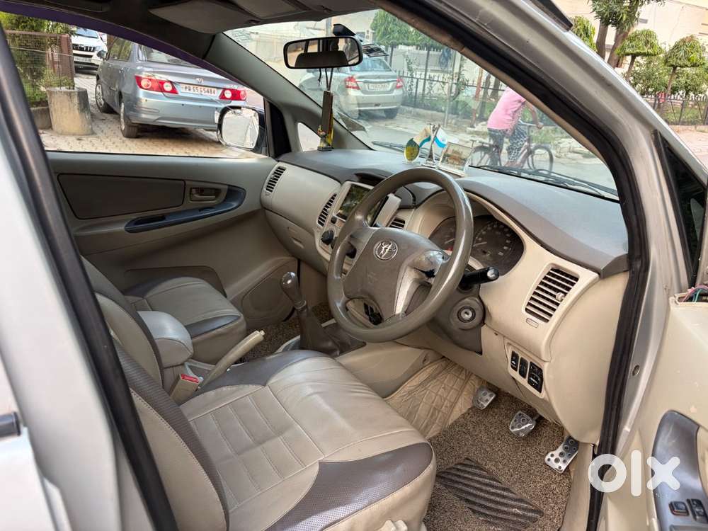 Toyota Innova 2012 Diesel 185000 Km Driven