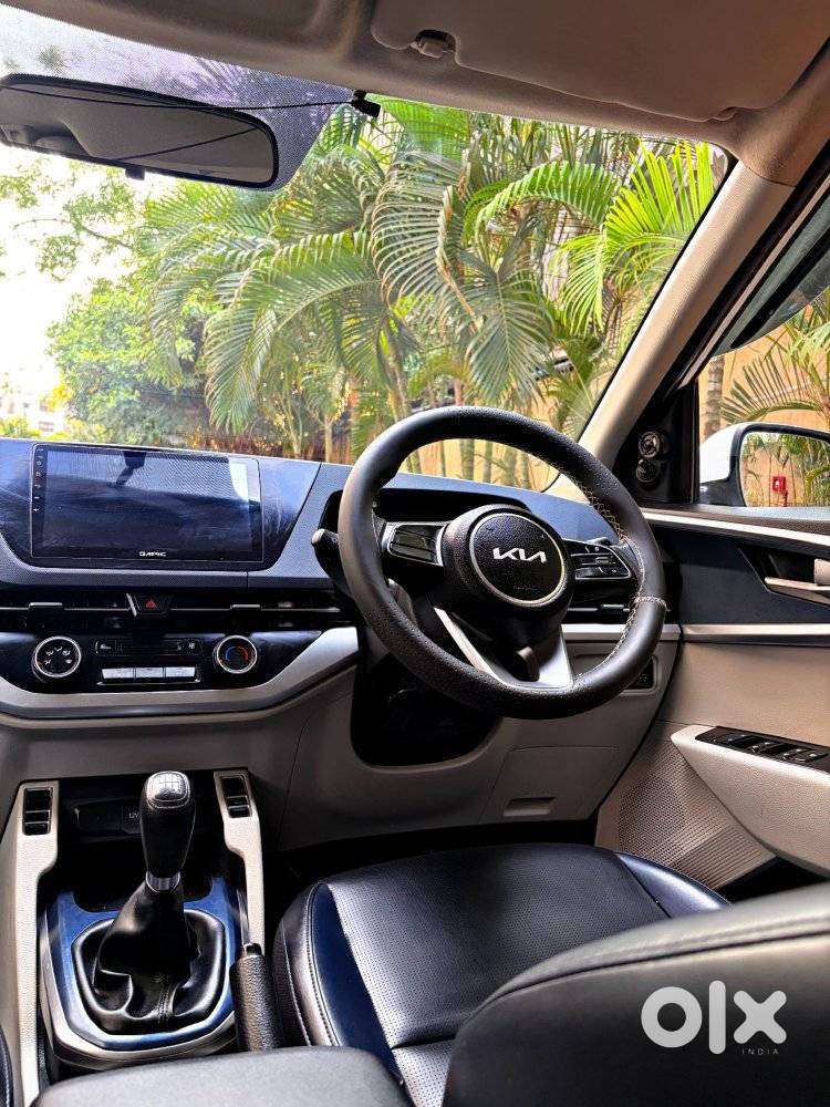 Kia Carens 1.4 Premium Turbo 7 Str, 2022, Petrol