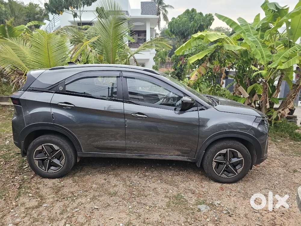 2024 Tata Nexon Creative Plus Petrol Mt  39,900 Km  10 Lakh