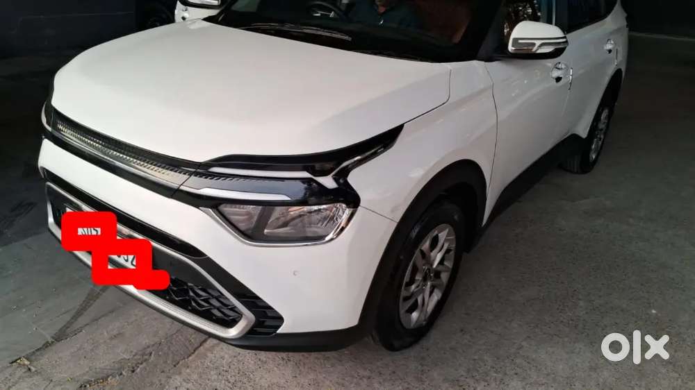 Kia Carens 2022 Petrol 32600 Km Driven