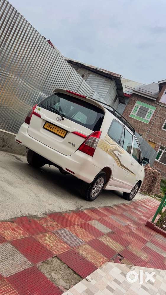 Toyota Innova 2015