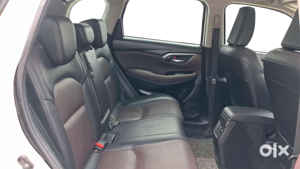 Maruti Suzuki Grand Vitara Alpha Smart Hybrid, 2023, Petrol