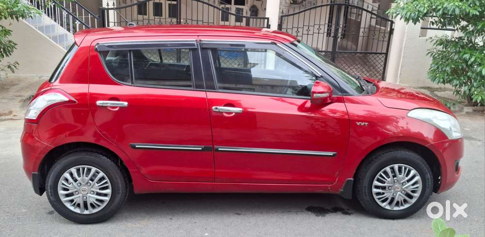 Maruti Suzuki Swift Vxi With Abs, 2013, Petrol