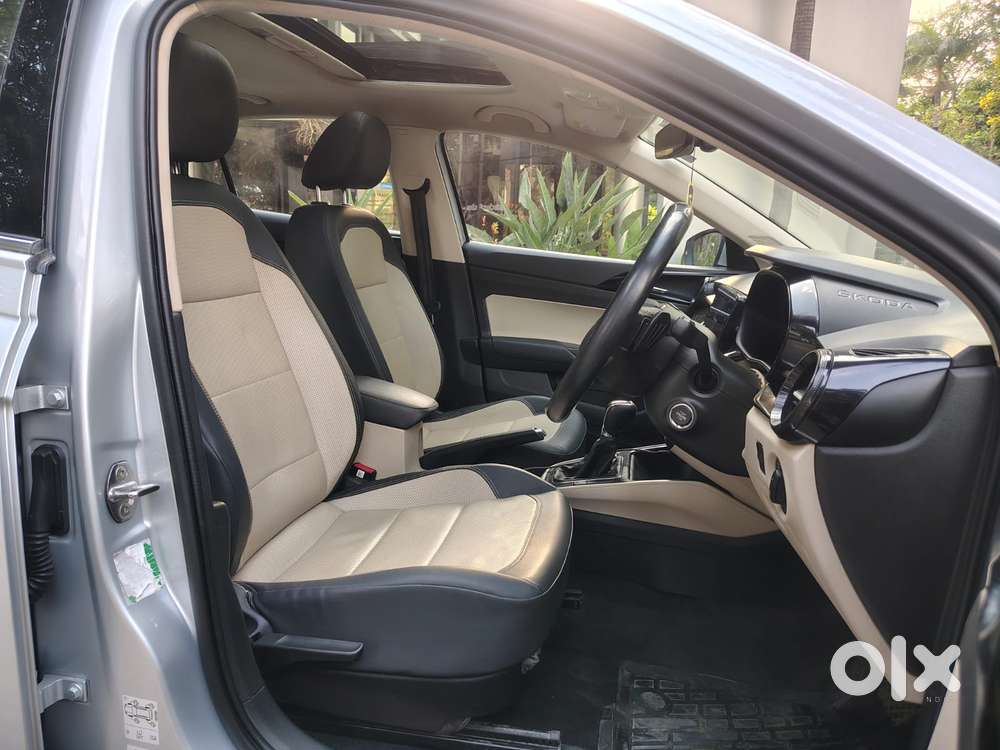 Skoda Slavia 1.0 Tsi Style At, 2023, Petrol