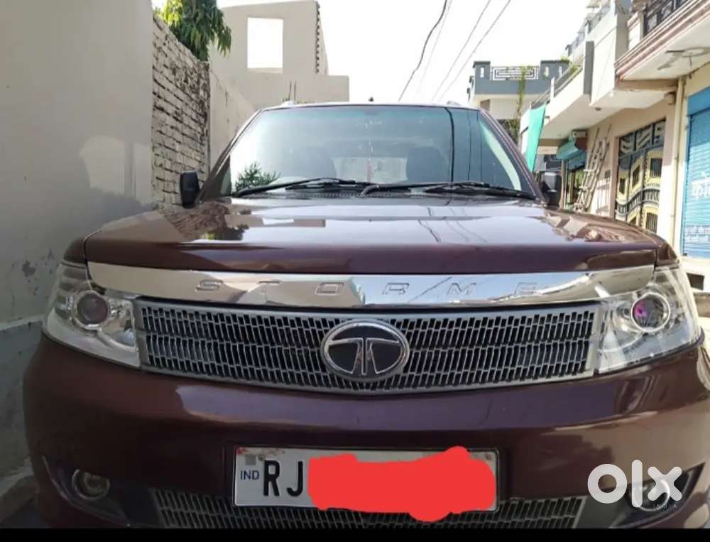 Tata Safari Storme 2013