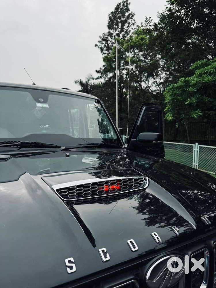 Mahindra Scorpio S11 Black 2019