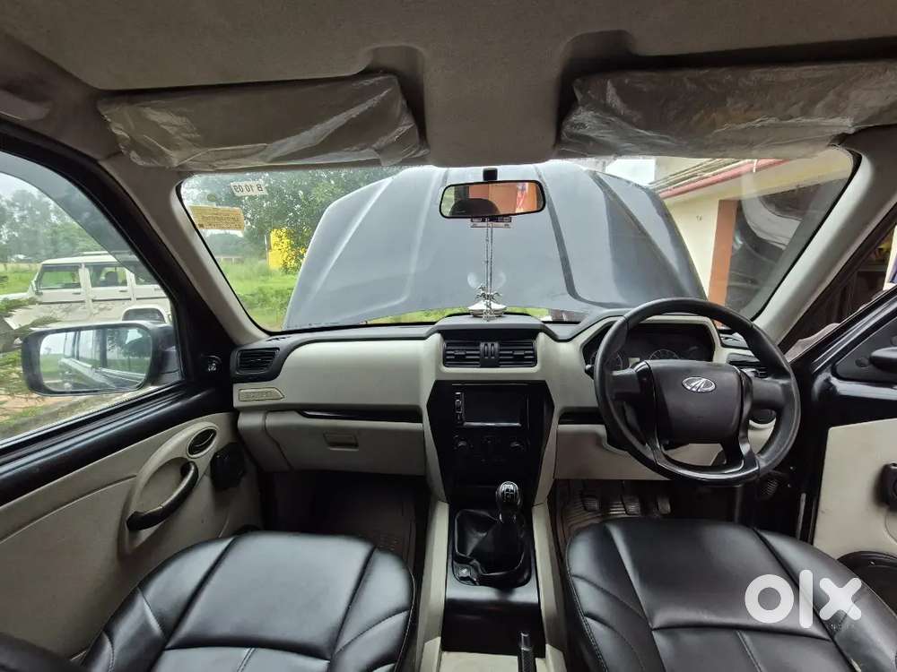 Mahindra Scorpio S6 Plus 2017 Diesel Manual