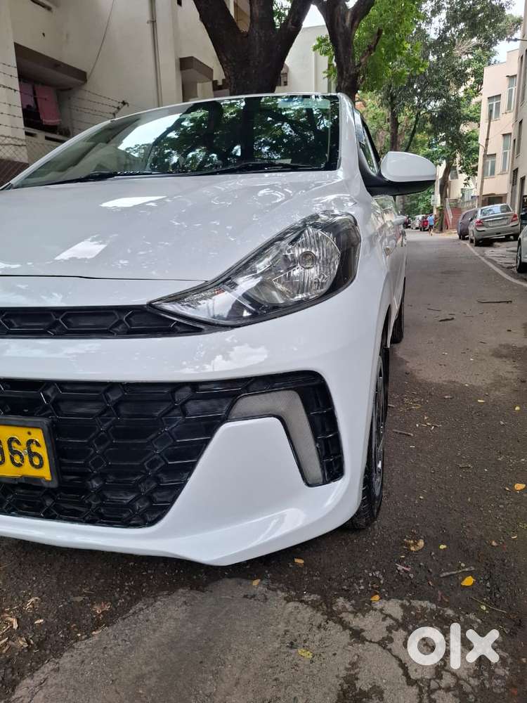 Hyundai Aura Sx (o) Crdi Manual, 2024, Cng & Hybrids
