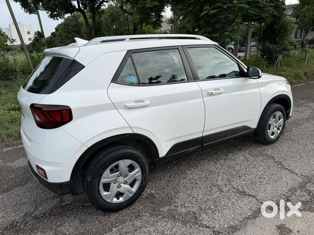 Hyundai Venue S (o) 1.2 Petrol Knight Edition, 2021, Petrol