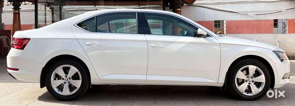 Skoda Superb Style 1.8 Tsi Mt, 2016, Petrol