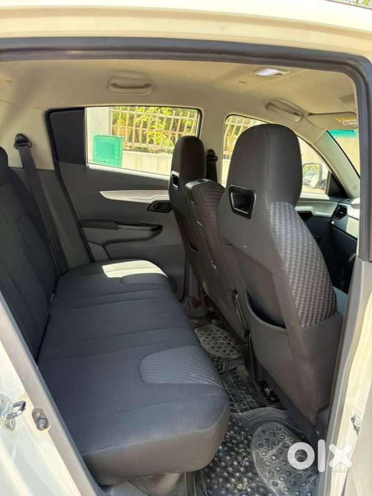 Mahindra Kuv100 Nxt 1.2 K6 Plus Petrol 5 Str, 2017, Cng & Hybrids