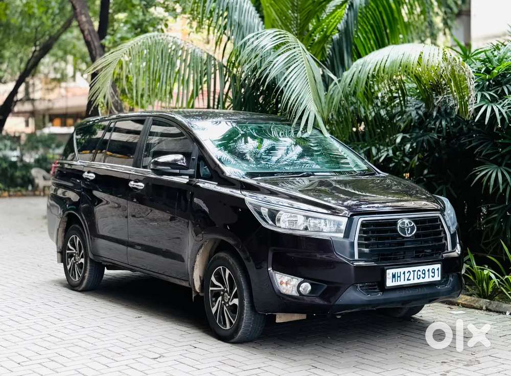 Toyota Innova Crysta 2.4 G Automatic 8 Seater 20121