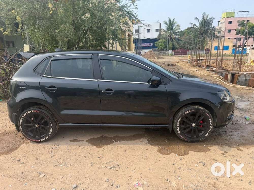 Volkswagen Polo 2015 Petrol 77000 Km Driven
