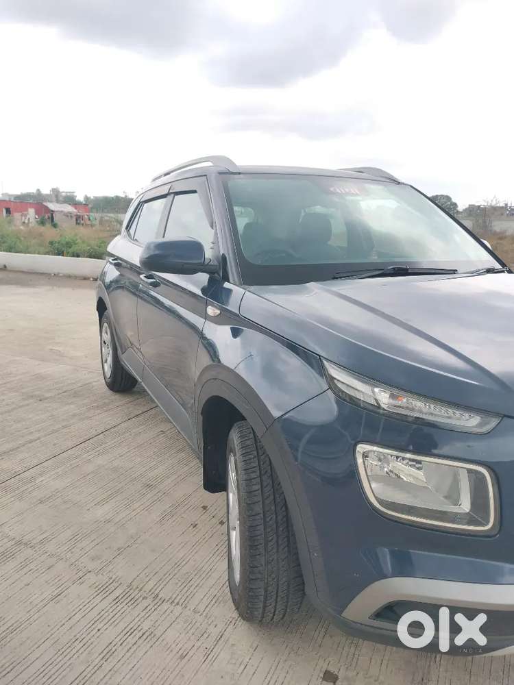 Hyundai Venue Petrol Manual 2021 Model