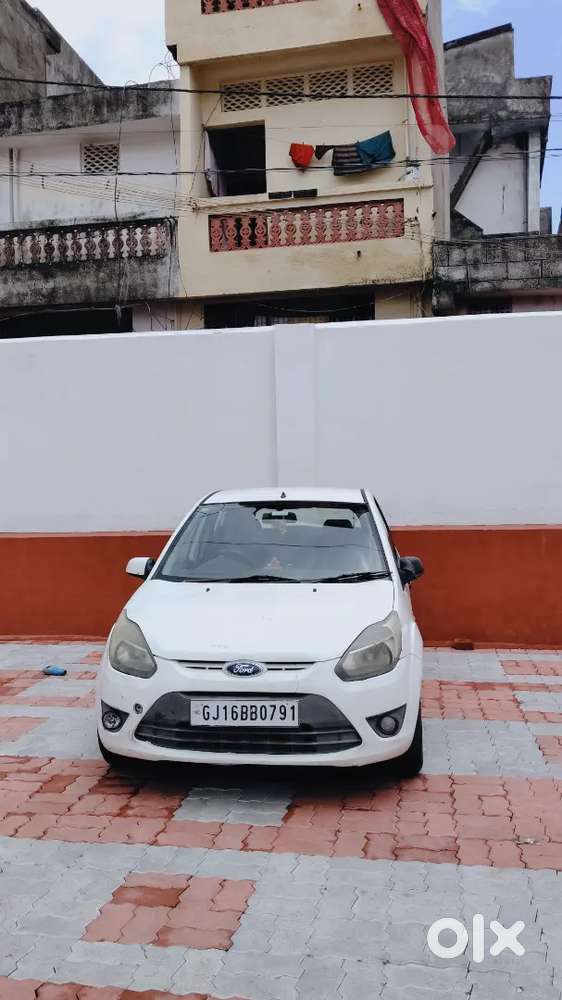 Ford Figo 1.2 Titanium 2012 Petrol