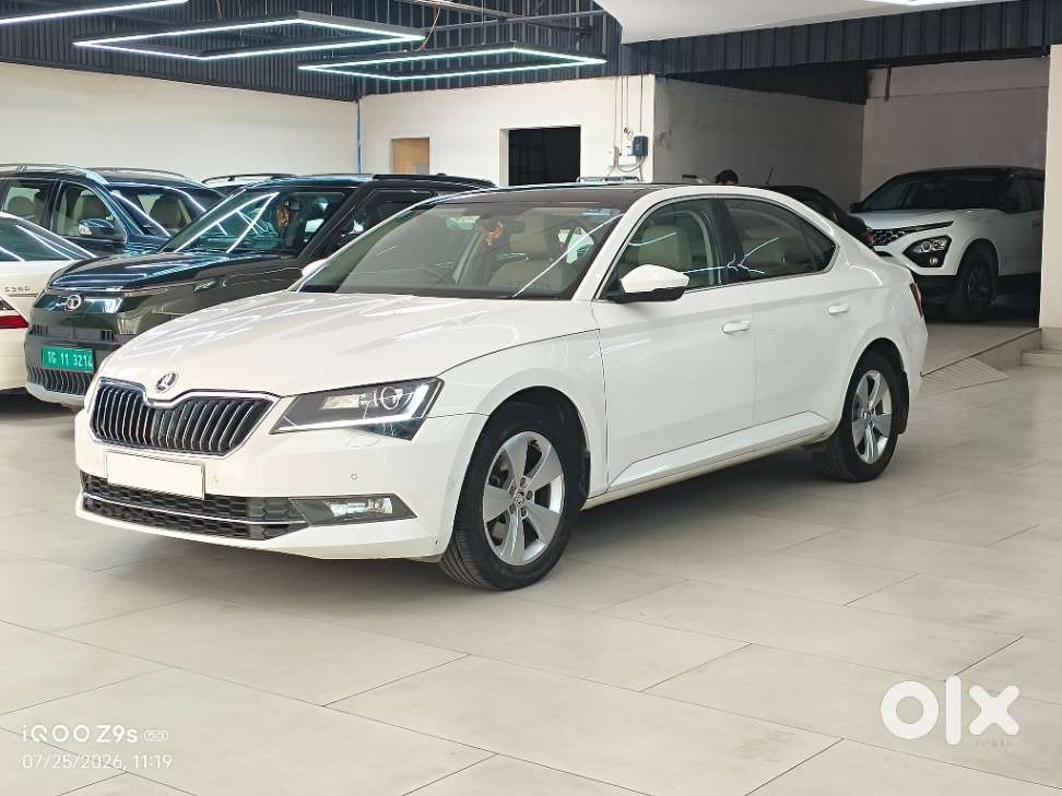 Skoda Superb Style 1.8 Tsi At, 2019, Petrol