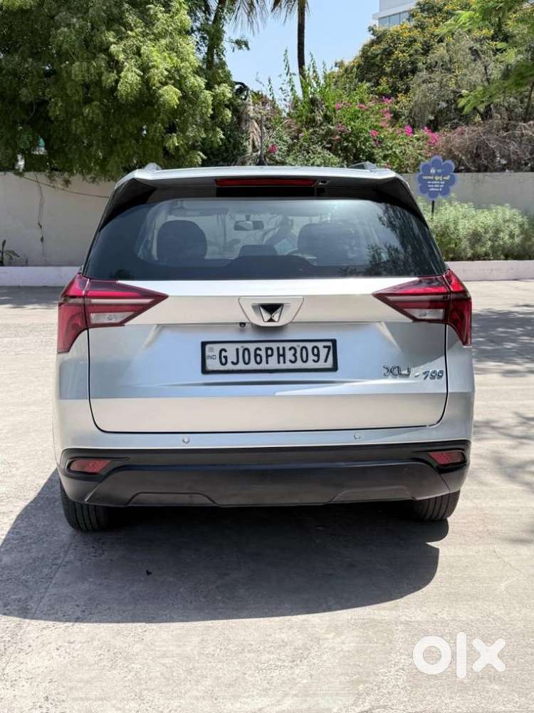 Mahindra Xuv700 Mx Petrol Mt 5 Str (e), 2022, Petrol