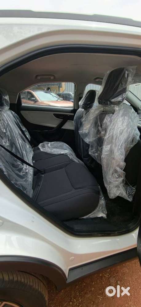 Tata Nexon Amt Xza Plus, 2026, Petrol