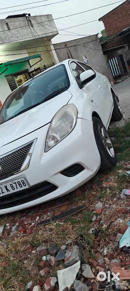 Nissan Sunny 2014