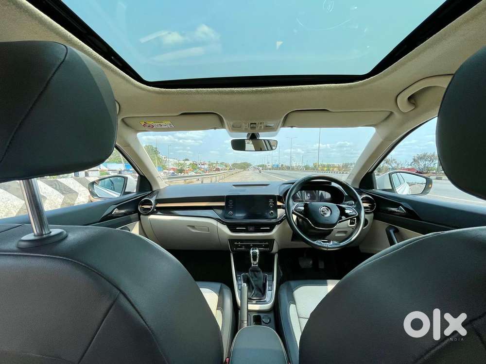 Skoda Slavia 1.0 Tsi Style, 2022, Petrol