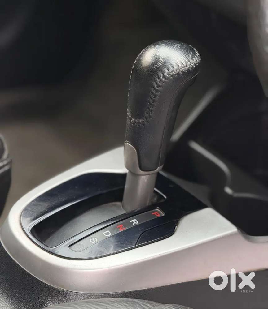 Honda Jazz 2015 Petrol 46000 Km Driven Company Service Record