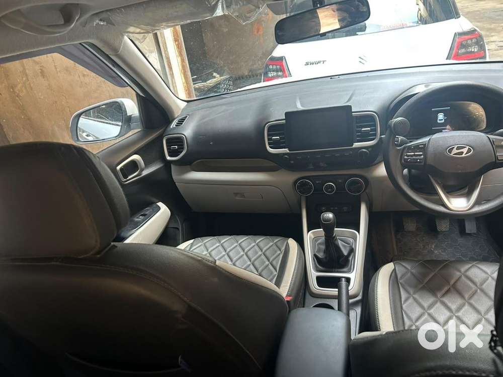 Hyundai Venue Petrol 2023