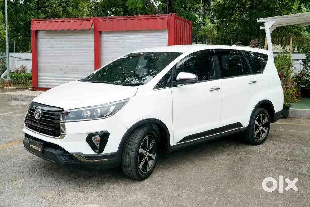 Toyota Innova Crysta 2.4 G 8 Seater