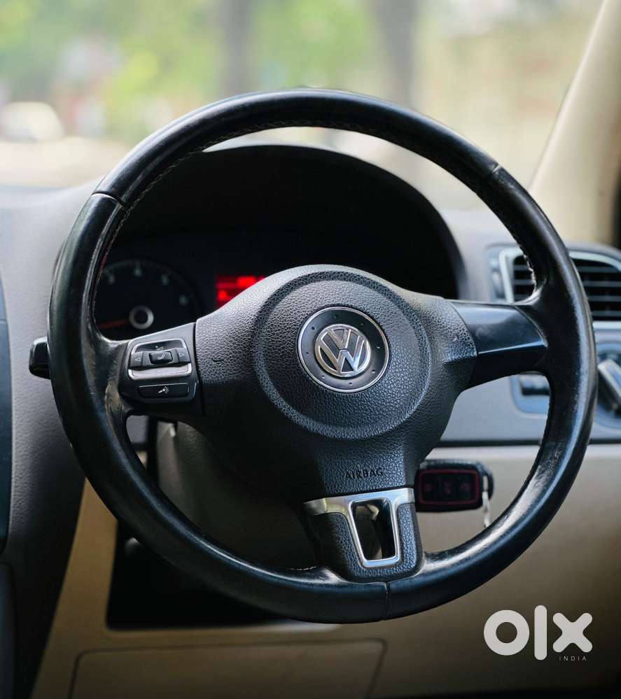 Volkswagen Vento 1.0 Highline Plus At, 2012, Petrol
