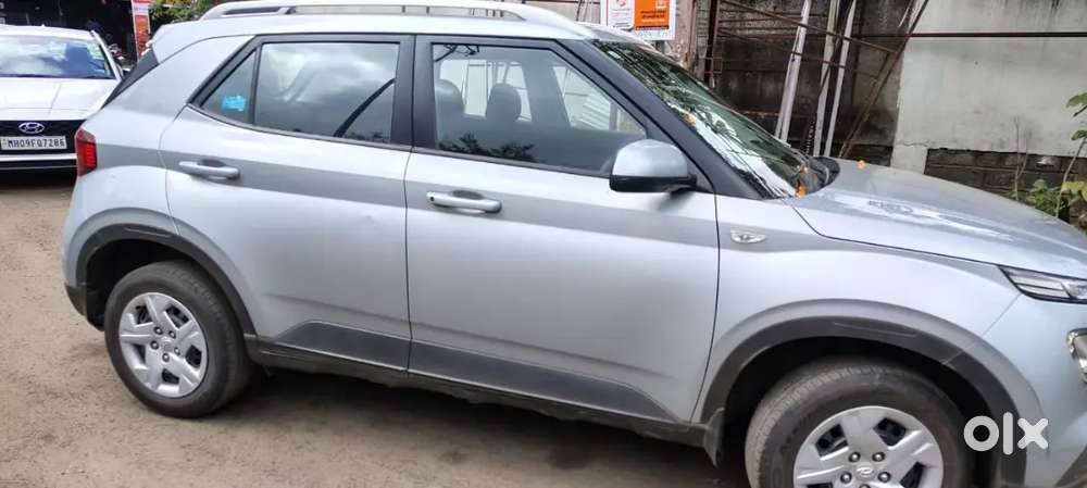 Hyundai Venue 2019 Petrol Well Maintained Company Record