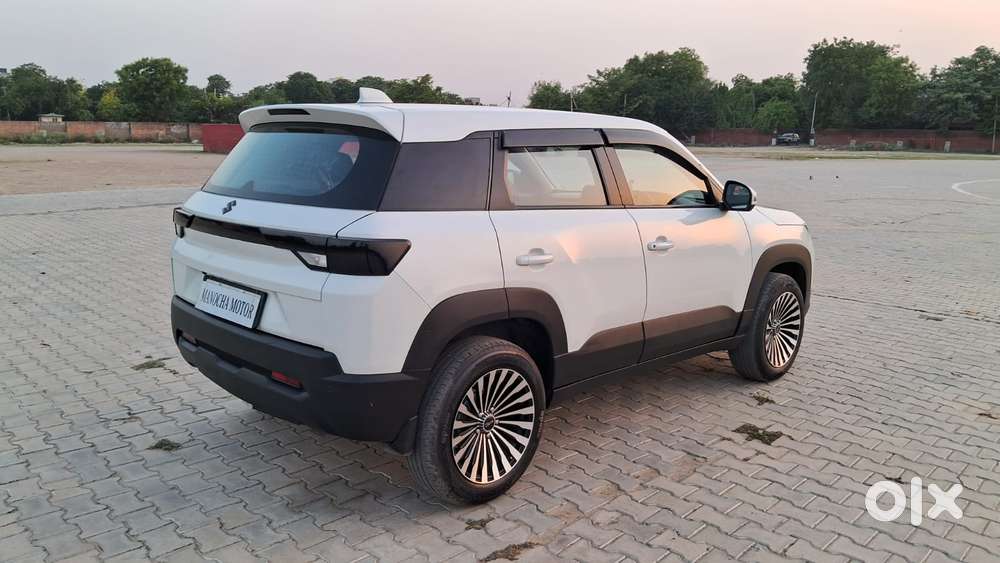 Maruti Suzuki Brezza 1.5 Lxi Smart Hybrid, 2023, Petrol