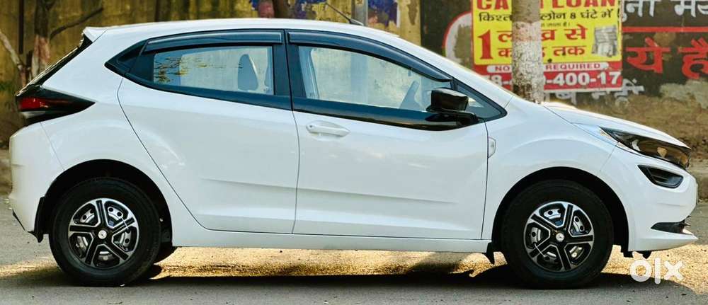 Tata Altroz 1.2 Xe, 2022, Petrol