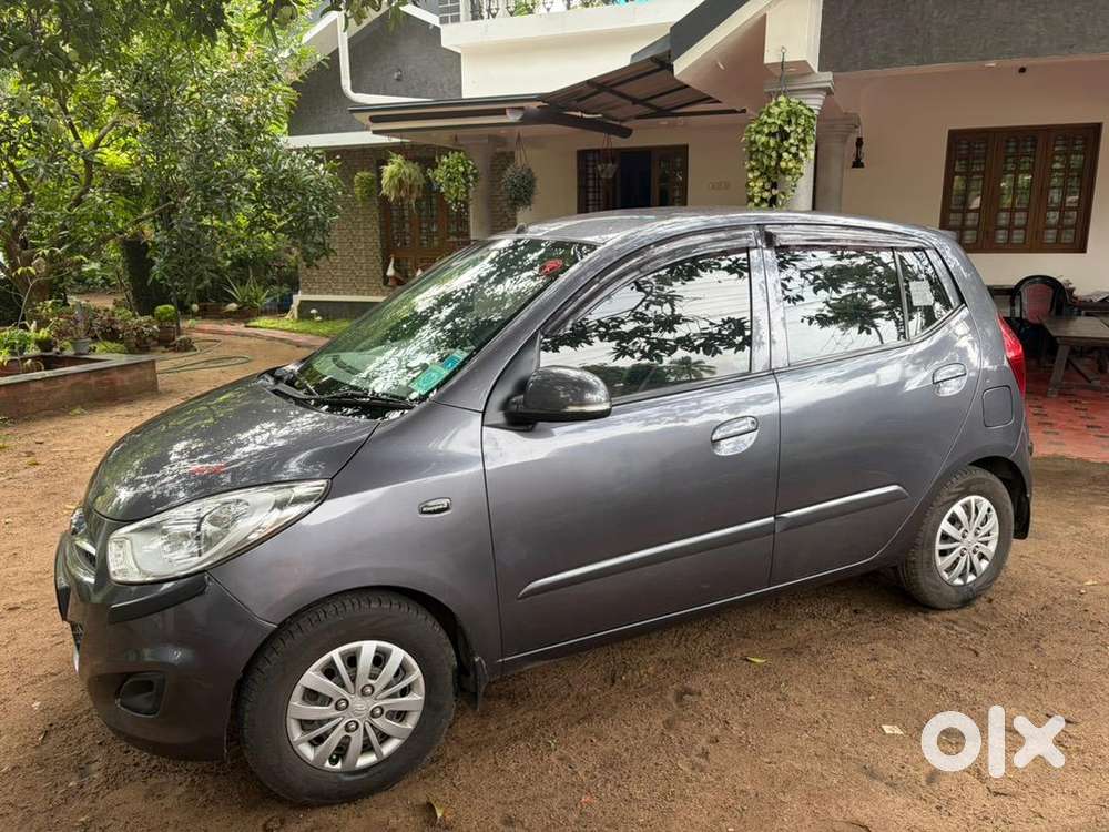 Hyundai I10 Sportz 2013 Petrol Manual: Well Maintained