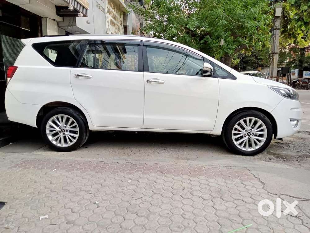 Toyota Innova Crysta 2.7 Gx Mt, 2019, Diesel