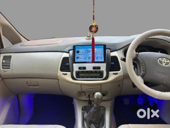 Toyota Innova 2.5 V Diesel 8-seater, 2011, Diesel
