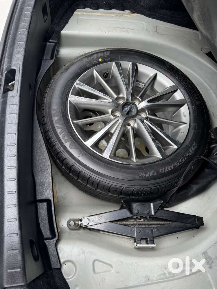 Toyota Corolla Altis Vl At, 2016, Petrol