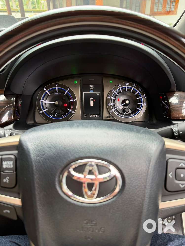Toyota Innova Crysta 2022 Diesel 28000 Km Driven