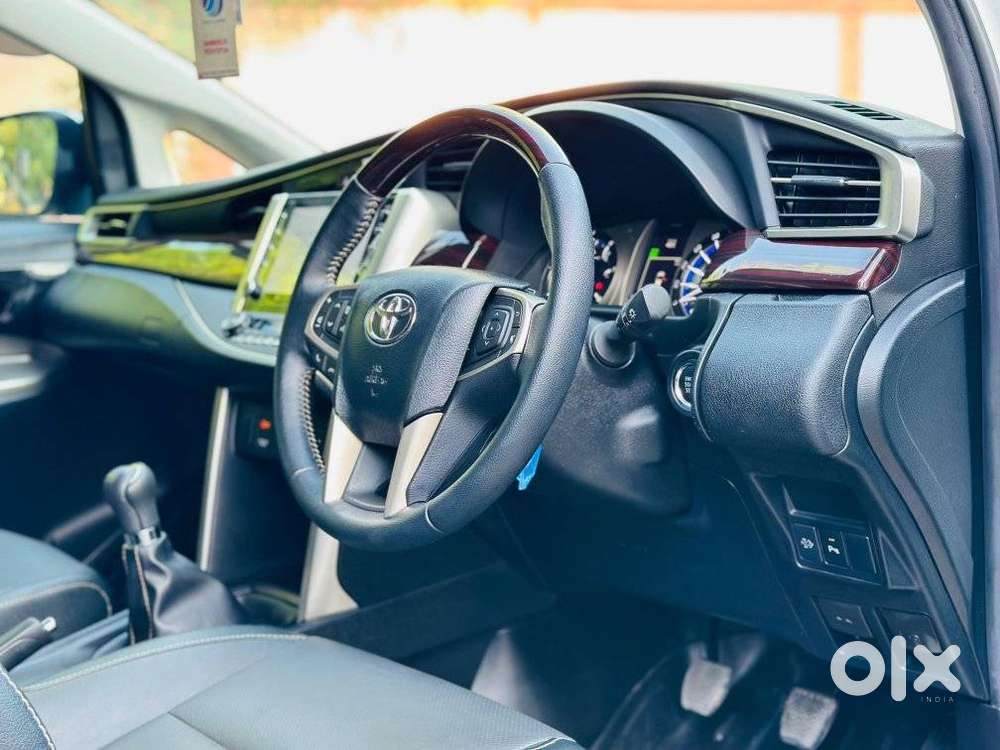 Toyota Innova Crysta [2020-ongoing] 2.4 Zx 7 Str, 2025, Diesel