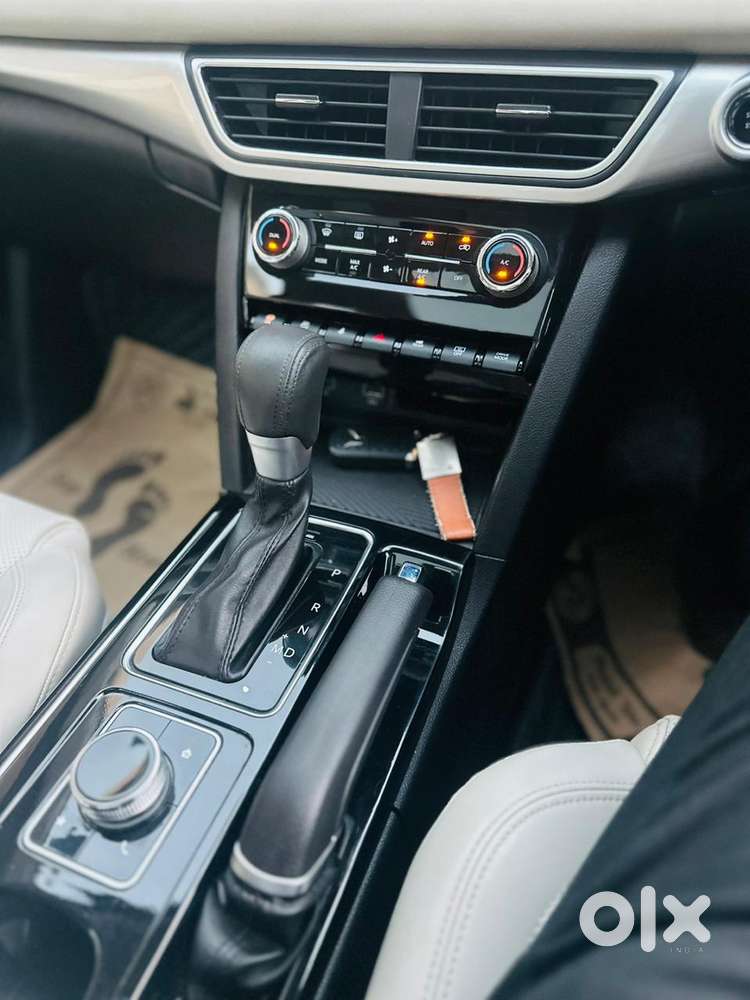 Mahindra Xuv700 2.2 Ax 7 Diesel At Str, 2024, Diesel