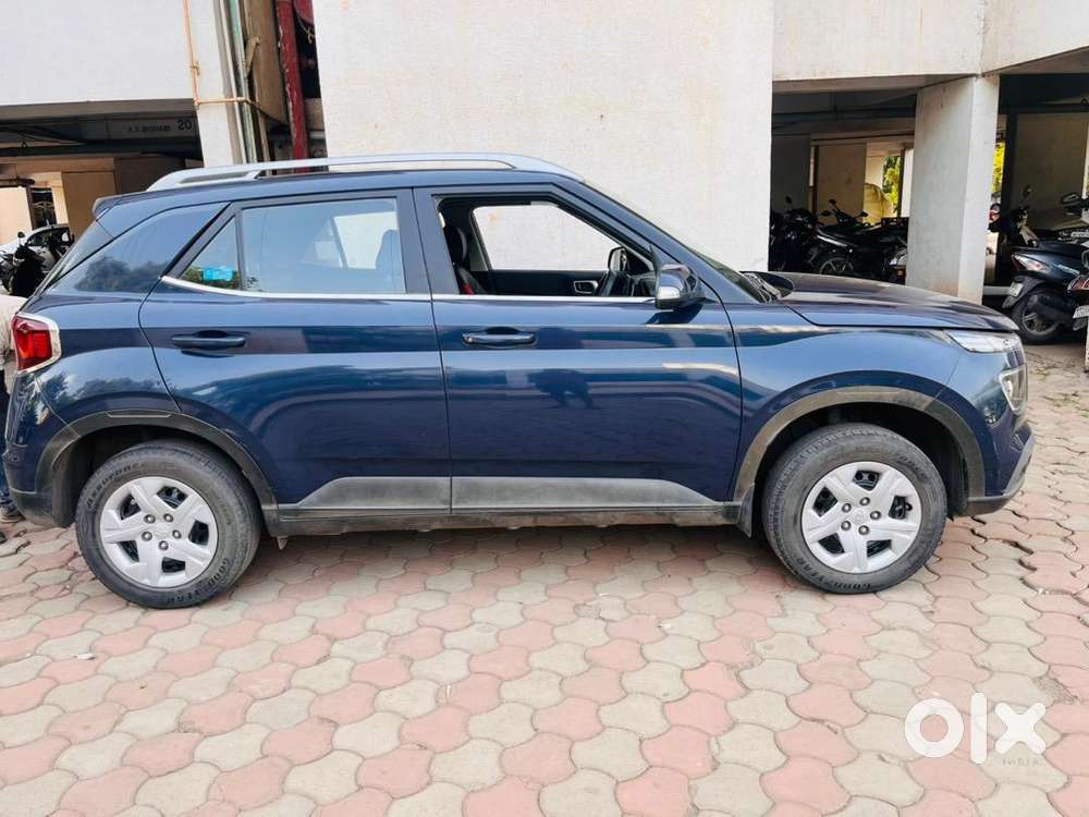 Hyundai Venue 2021 Petrol Well Maintained