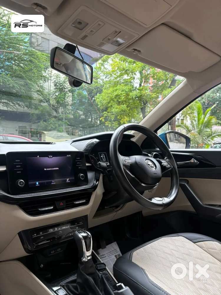 Skoda Slavia Ambition 1.0l Tsi At, 2022, Petrol