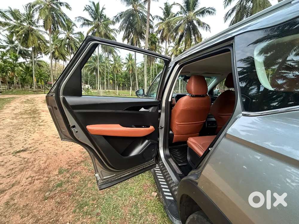 Mg Hector Plus 2011 Diesel 26000 Km Driven
