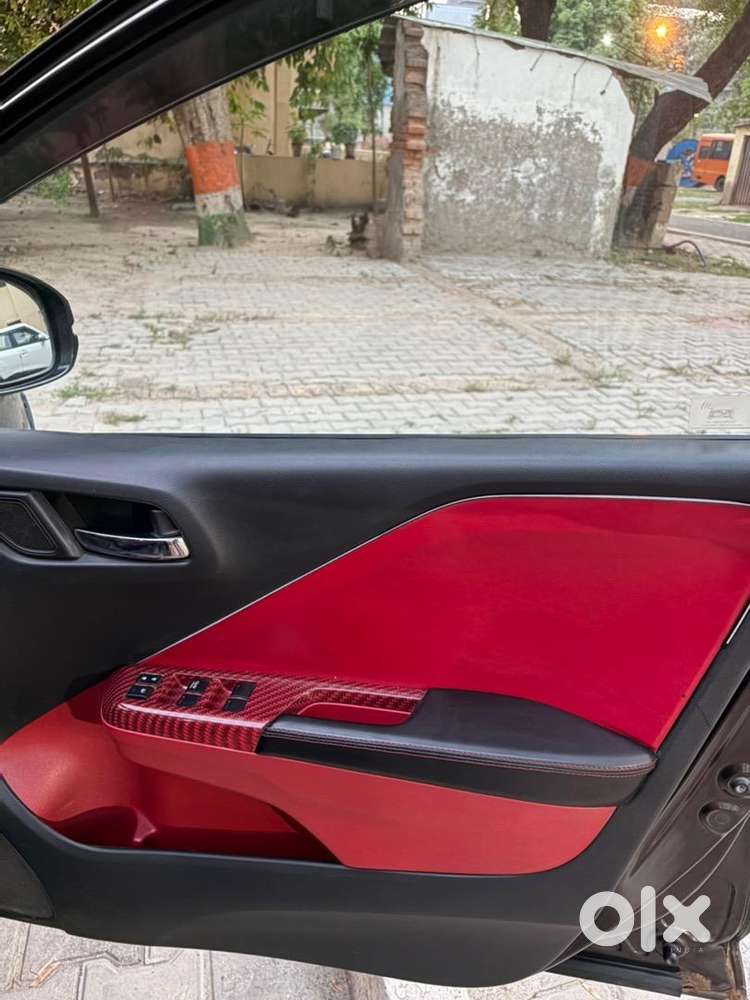 Honda City 2016 V With Custom Interior
