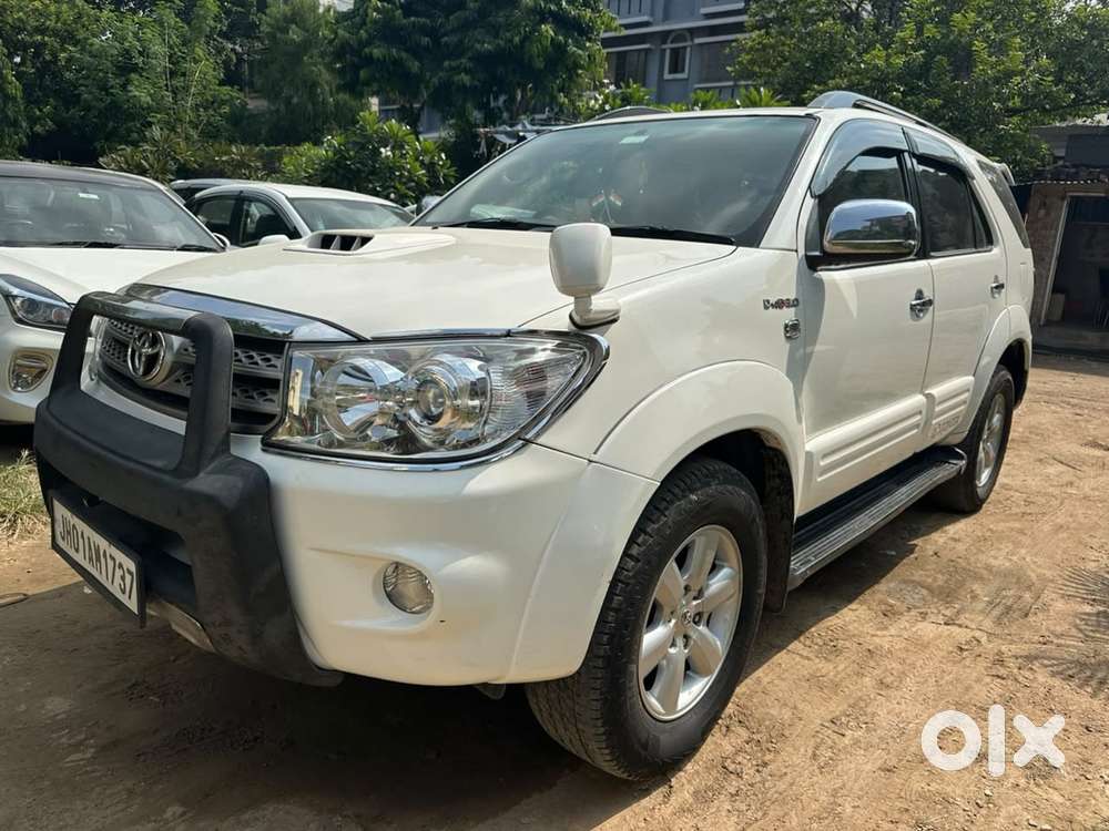 Toyota Fortuner 3.0 4x2 Mt, 2011, Diesel