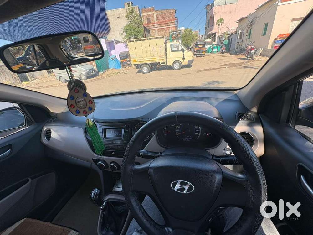 Hyundai Grand I10 2015 Diesel Well Maintained